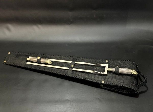 Набір шампурів "Мисливський-1" в закритому сагайдаку з подвійним шампуром та виделкою Мисливський-1 фото